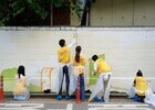 HDC현대산업개발, 용산구 용강중 담장에 벽화 봉사…지역 상생 지속